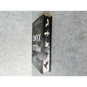 Onyx Storm Rebecca Yarros Deluxe First Edition Hardcover Sprayed Edges Book 3